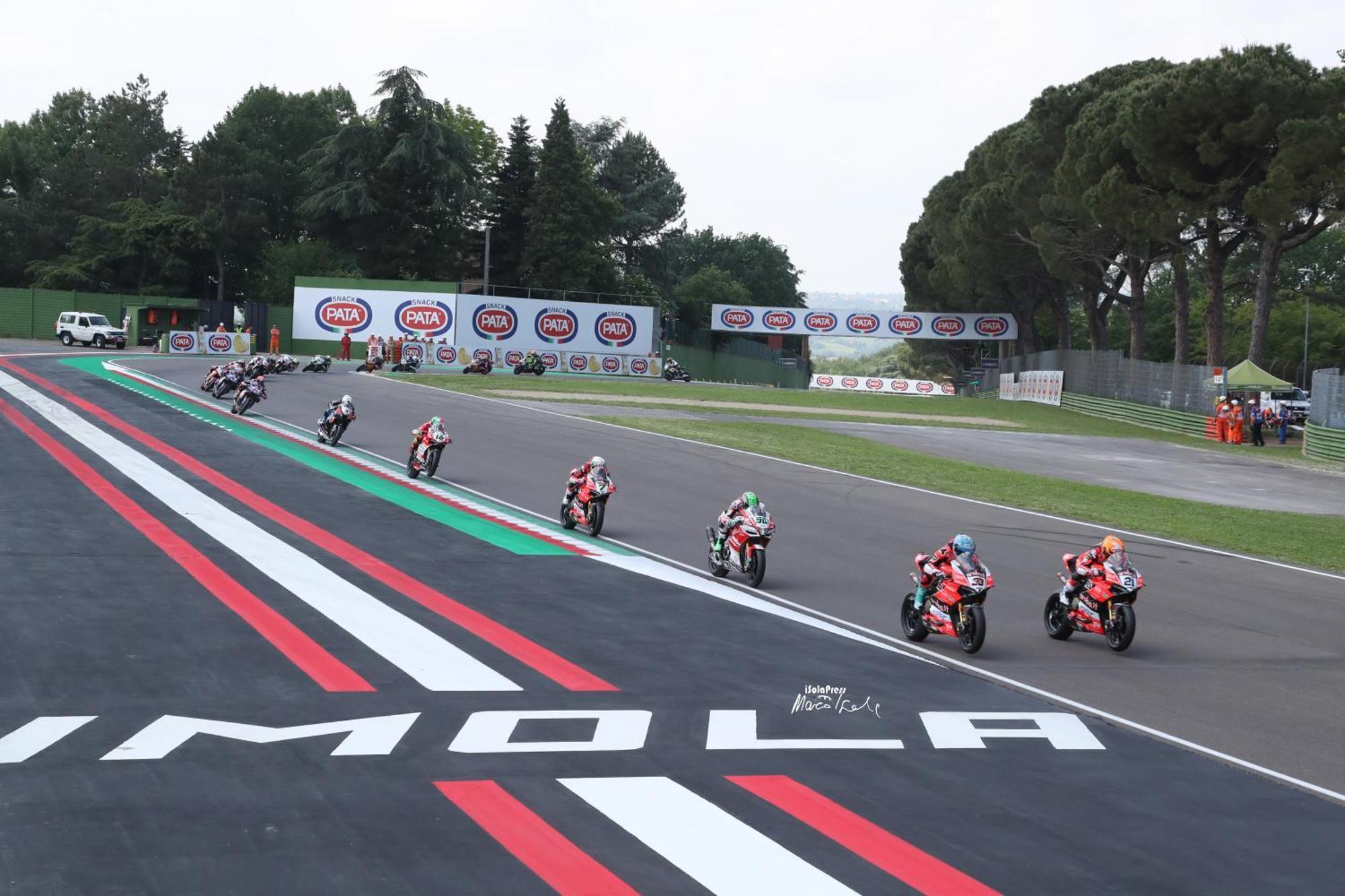 Ferienwohnung Le Due Corti Centro Storico - Autodromo Imola Exterior foto